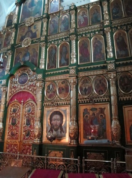 Иконостас Храма Троицы Живоначальной в Листах: внутреннее убранство