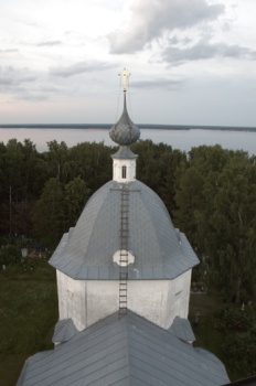 Воскресенская церковь в селе Нежитино