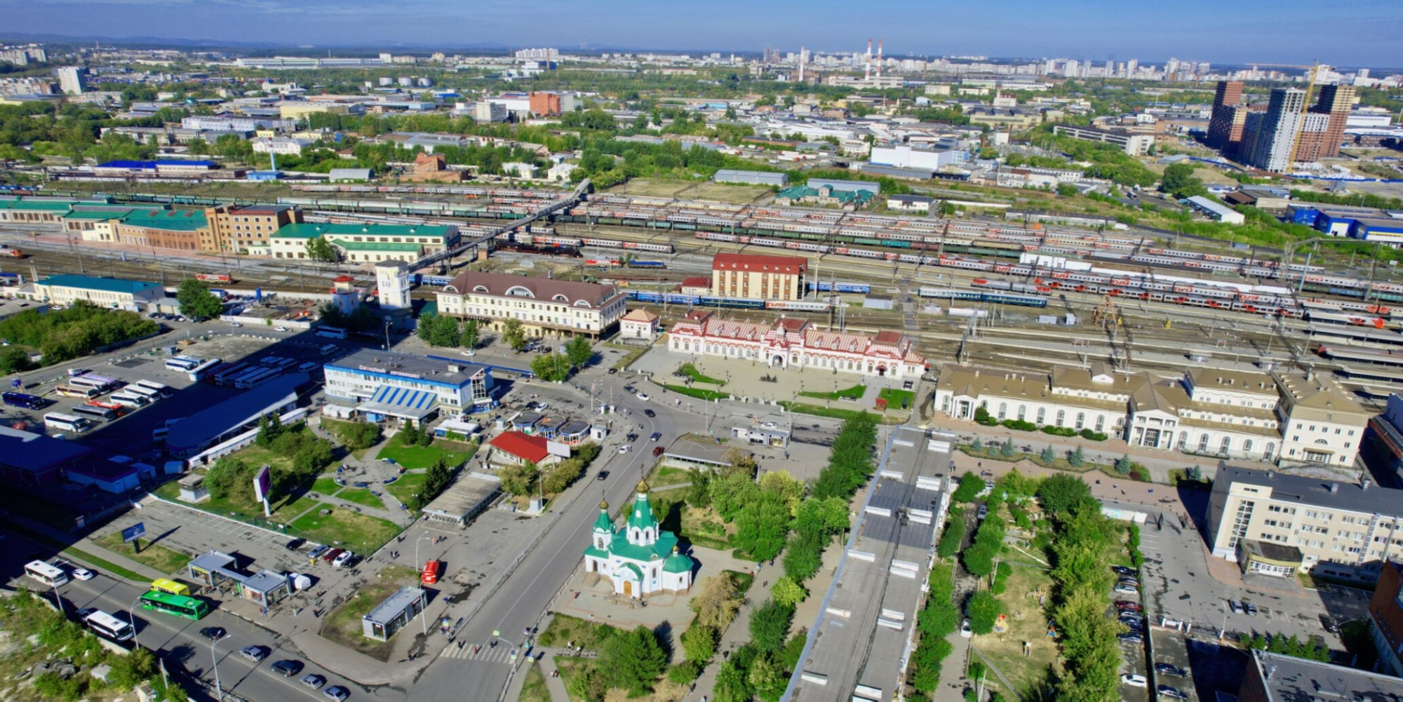 Храм во имя Державной иконы Божией Матери на Привокзальной площади Екатеринбурга