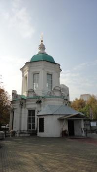 Знаменская церковь в Дубровицах: архитектурная деталь барочного храма