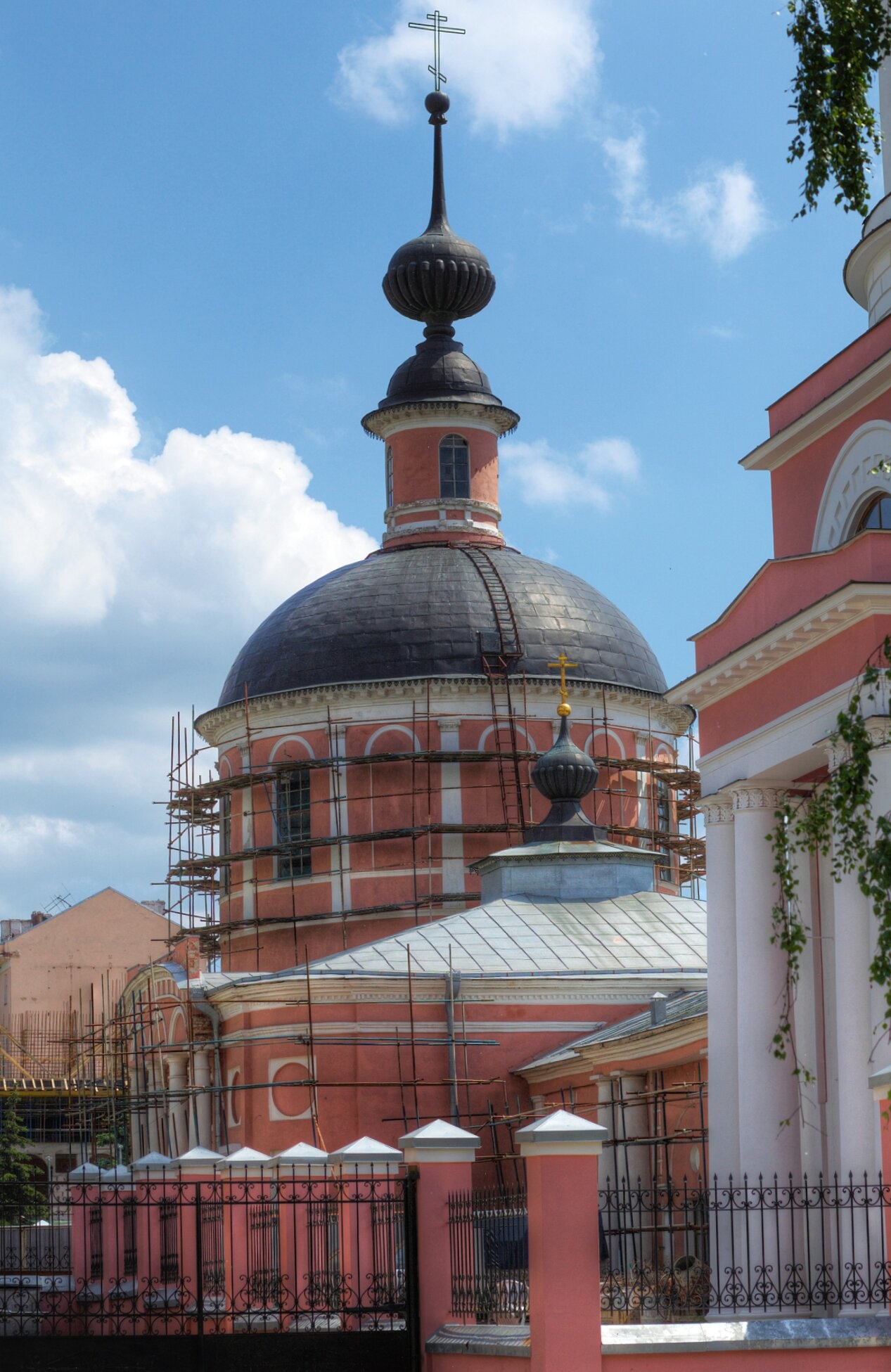 Церковь Жён-Мироносиц в Калуге: история и архитектура