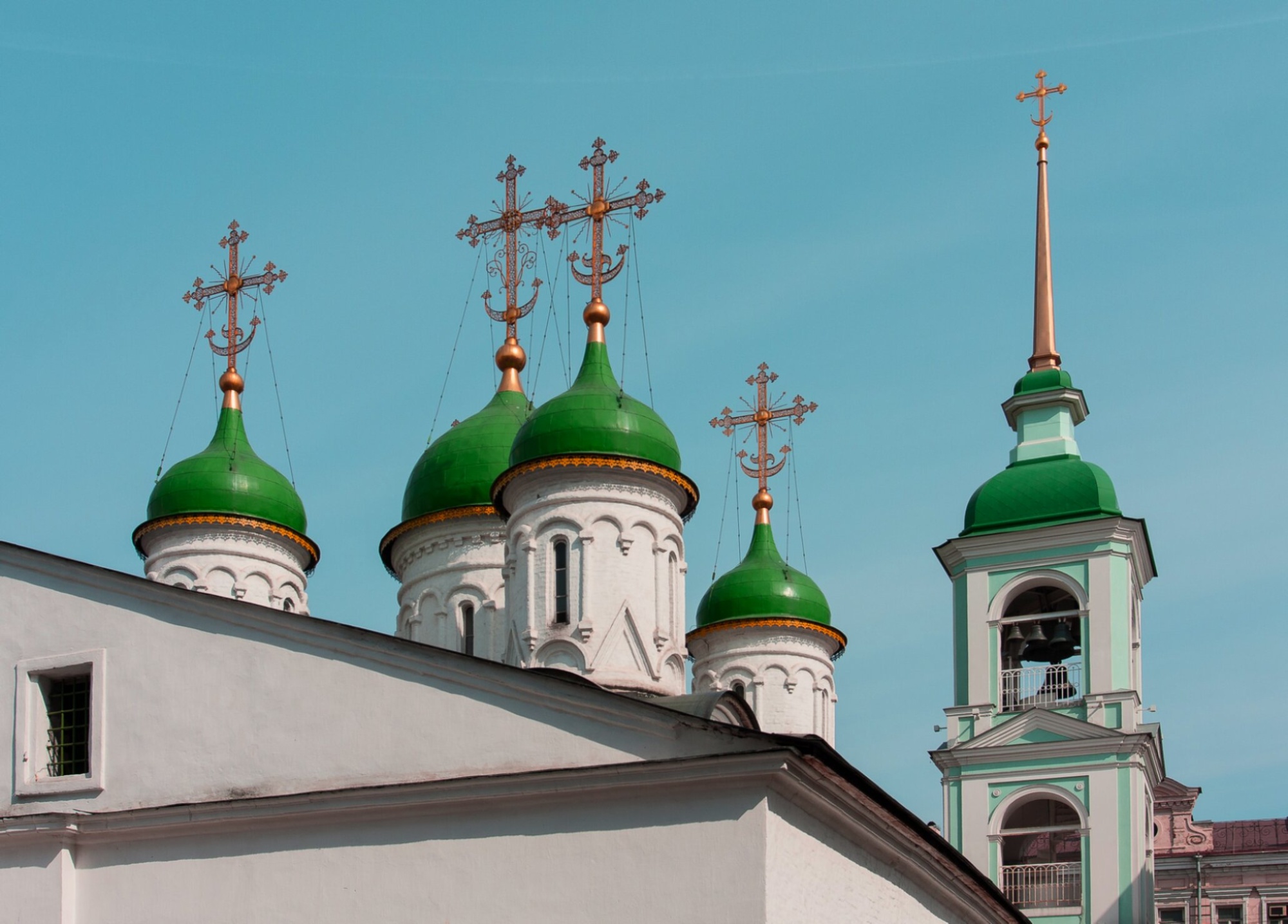 Храм Василия Блаженного и Спасская башня: архитектурная фотография