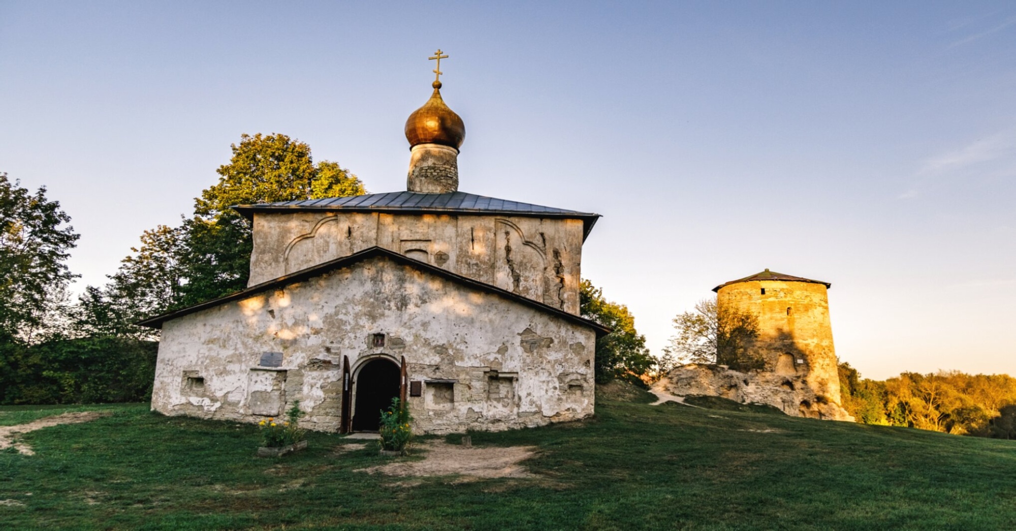 Церковь Космы и Дамиана на Гремячей горе в Пскове