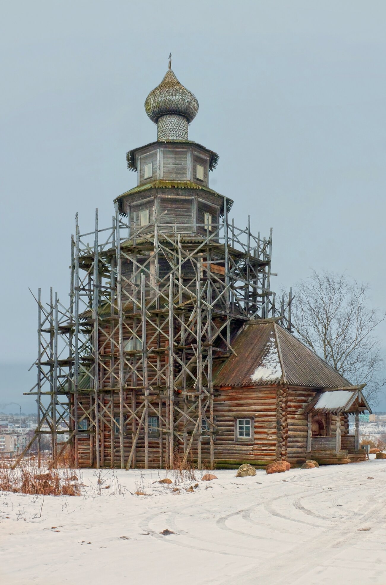 Церковь Тихвинской иконы Божией Матери в Торжке - зимняя фотография