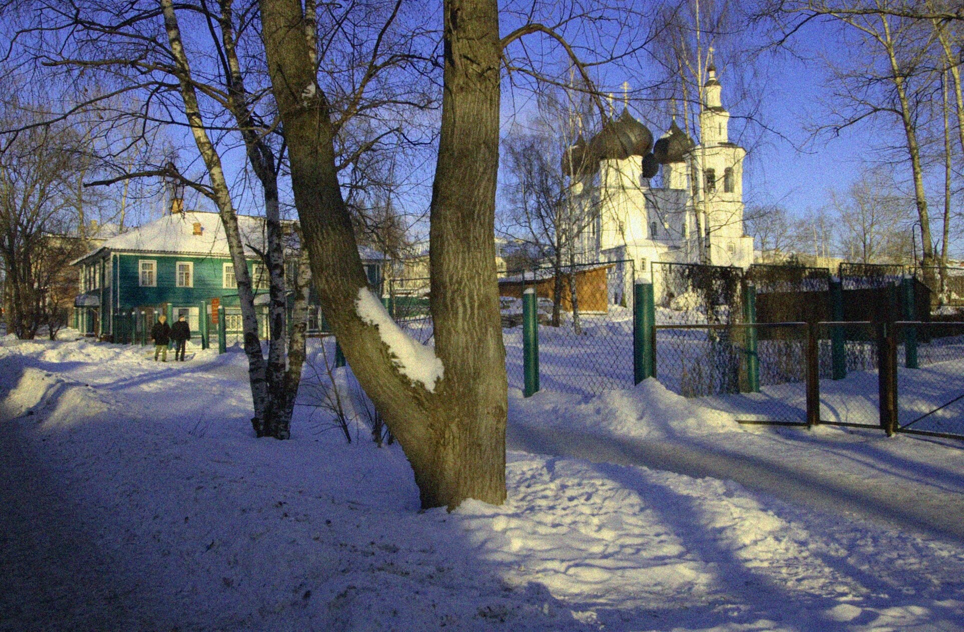 Храм Святителя Николая Чудотворца во Владычной слободе в зимнем убранстве