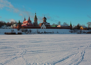 Никольский мужской монастырь в Старой Ладоге - зимняя фотография