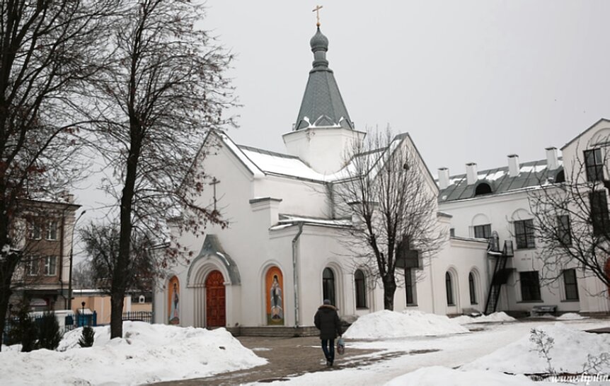 Храм Трех Святителей в Могилеве - зимняя фотография