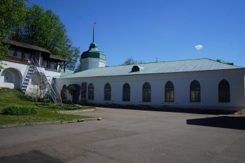 Трапезная с церковью Рождества Христова и настоятельские палаты в Спасо-Преображенском монастыре