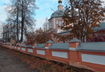 Храм Воскресения Словущего в Воскресенской Ермолинской пустыни