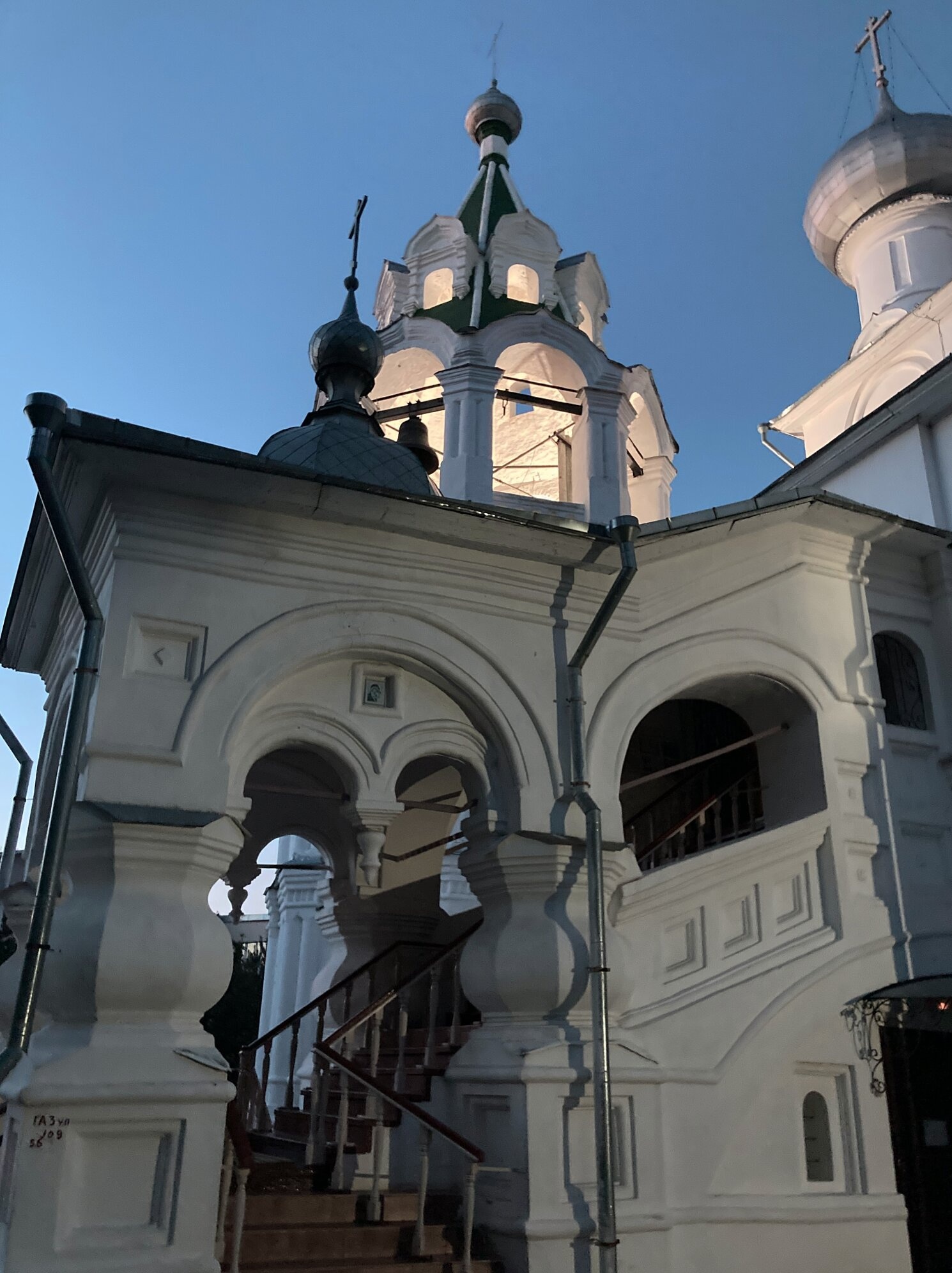 Храм святых Константина и Елены в Спасо-Прилуцком монастыре