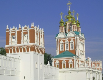 Надвратная Преображенская церковь Новодевичьего монастыря