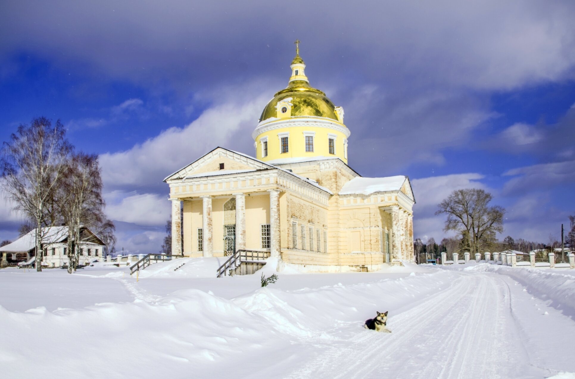 Никольская церковь в селе Великорецкое: история и архитектура