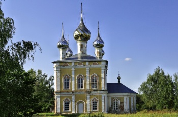 Церковь Живоначальной Троицы в селе Назорново