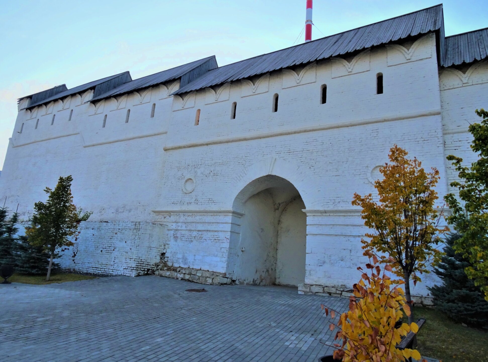 Церковь Иоанна Богослова в Смоленске - фотография территории