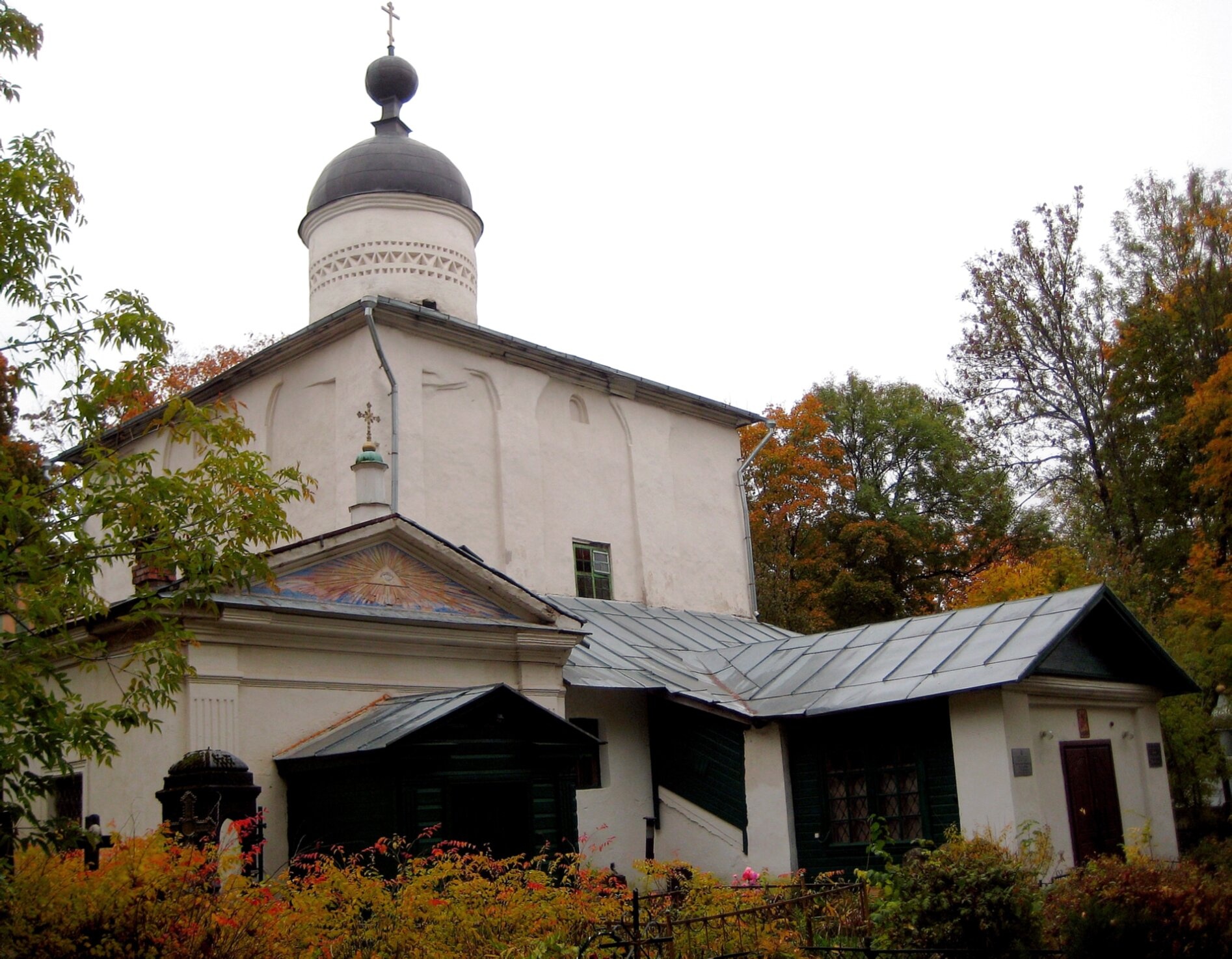 Храм Жён-мироносиц со скудельниц на Завеличье в Пскове