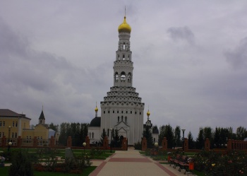 Храм-памятник Святых Апостолов Петра и Павла на Прохоровском поле