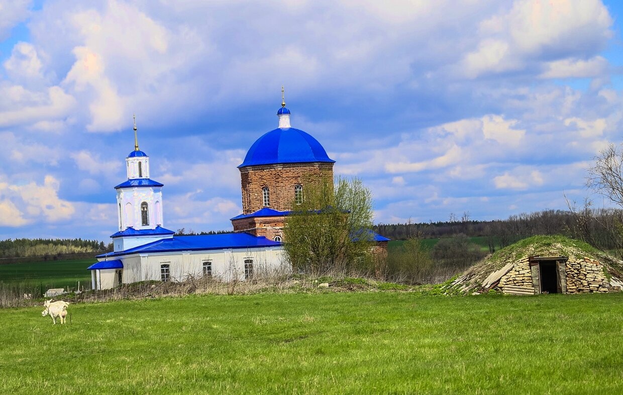 Храм Казанской иконы Божией Матери в селе Большие Извалы