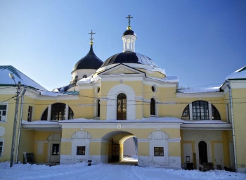 Надвратная церковь Рождественского монастыря в Твери