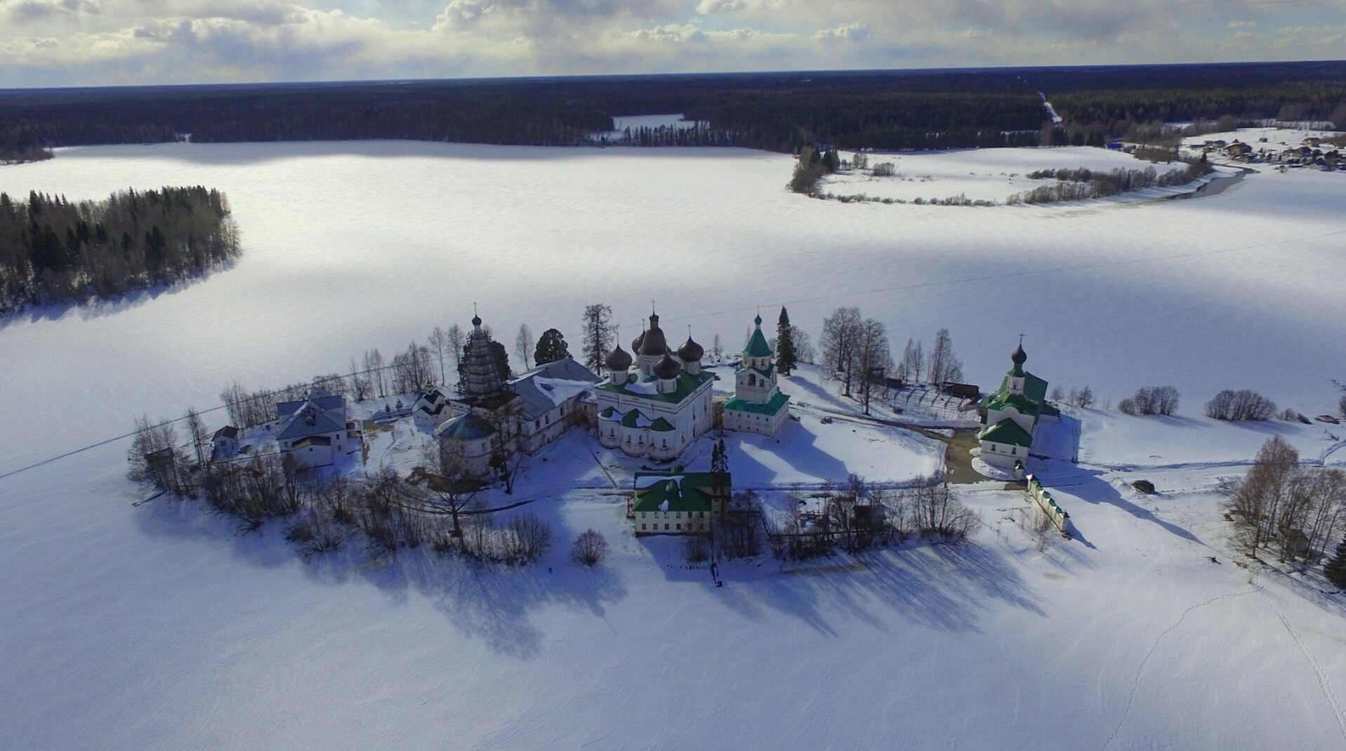 Свято-Троицкий Антониево-Сийский мужской монастырь: зимняя тишина намоленной обители