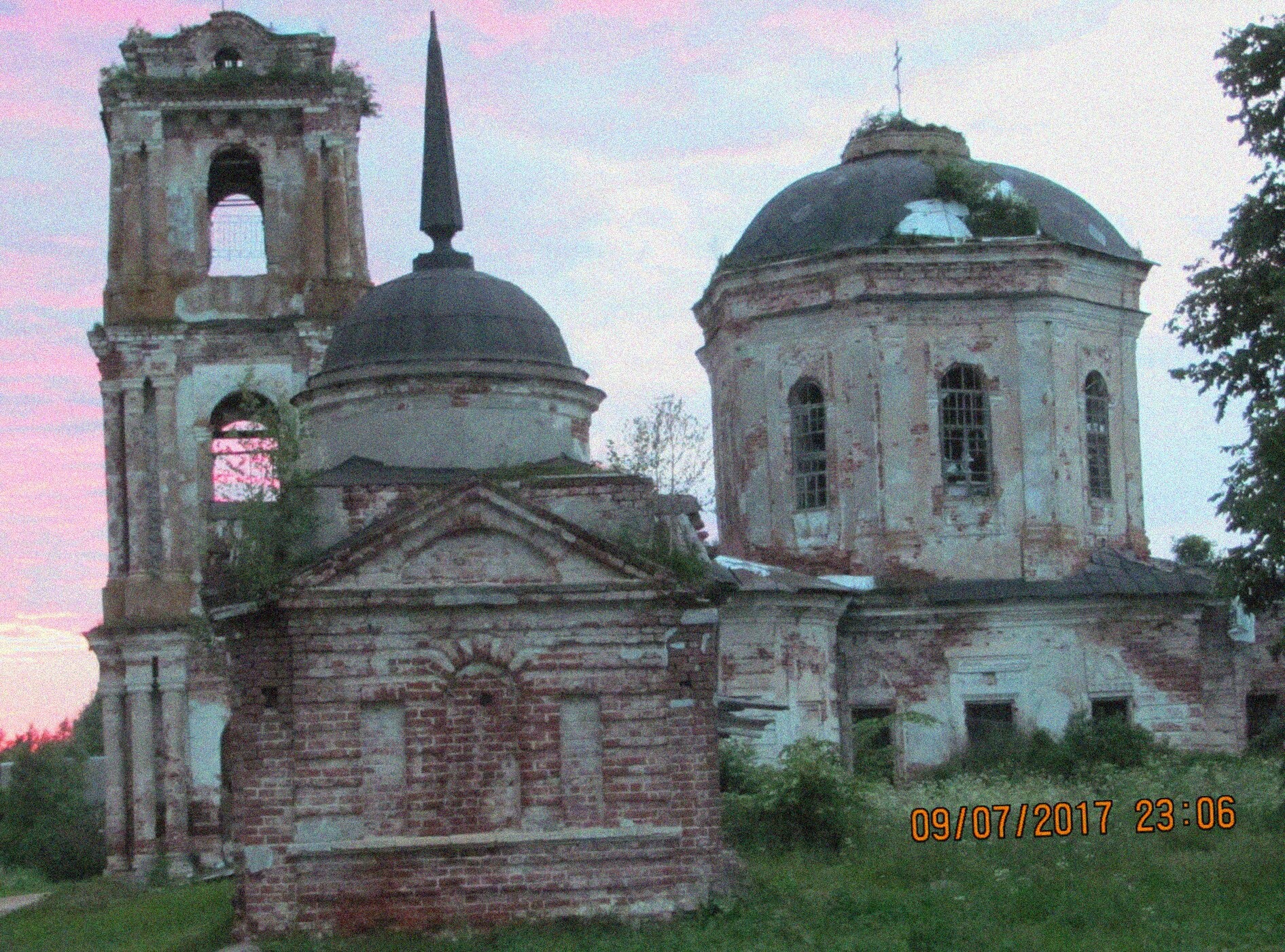 Троицкая церковь в селе Первитино: история и архитектура