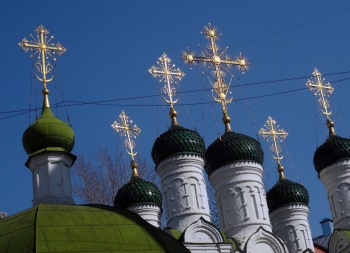 Купола храма Успения Пресвятой Богородицы в Путинках