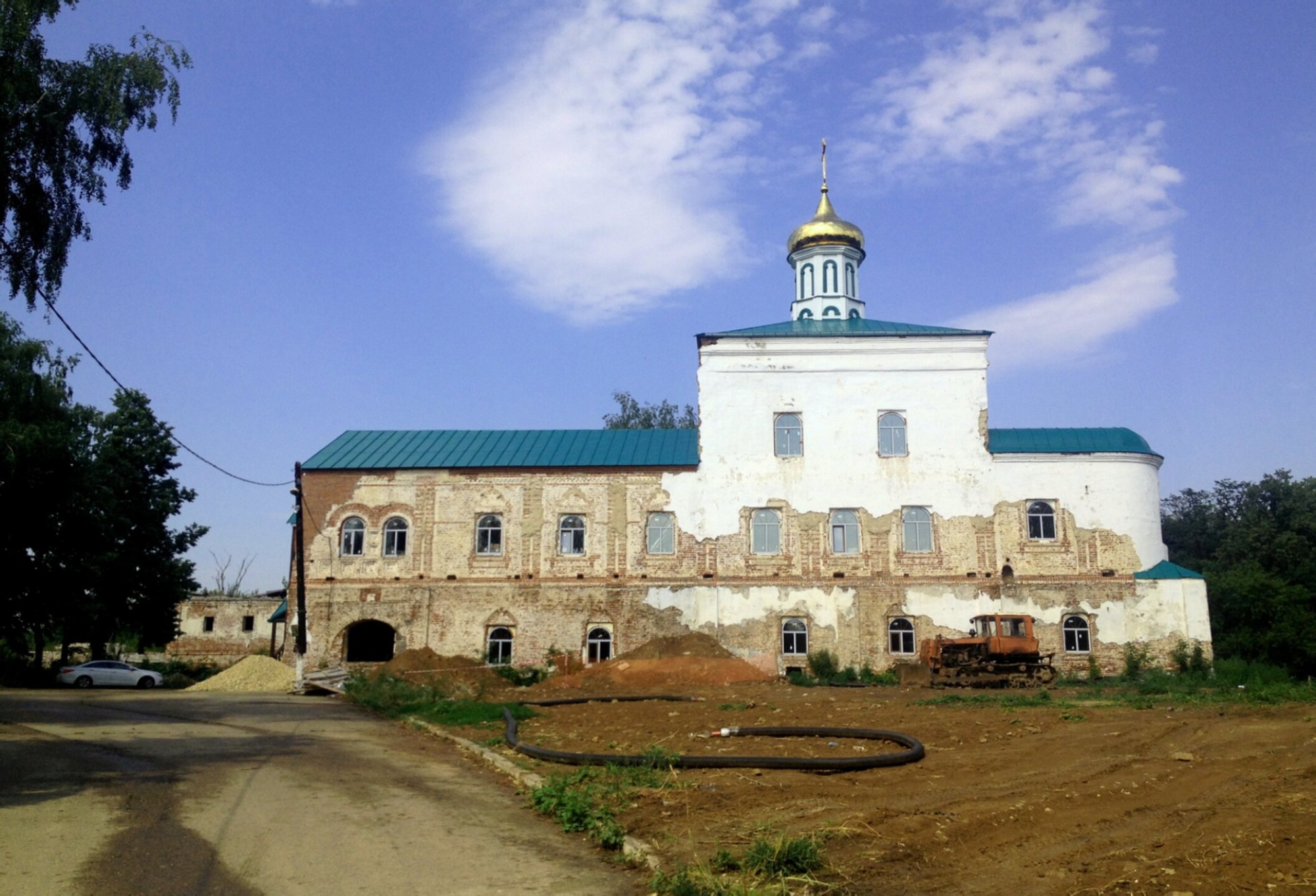 Надвратная церковь святителя Тихона Амафунтского в Казанском Воскресенском монастыре
