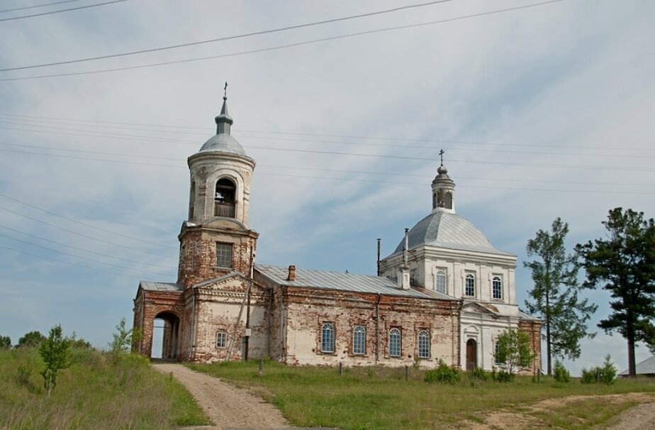 Храм во имя Рождества Пресвятой Богородицы в селе Краснополье