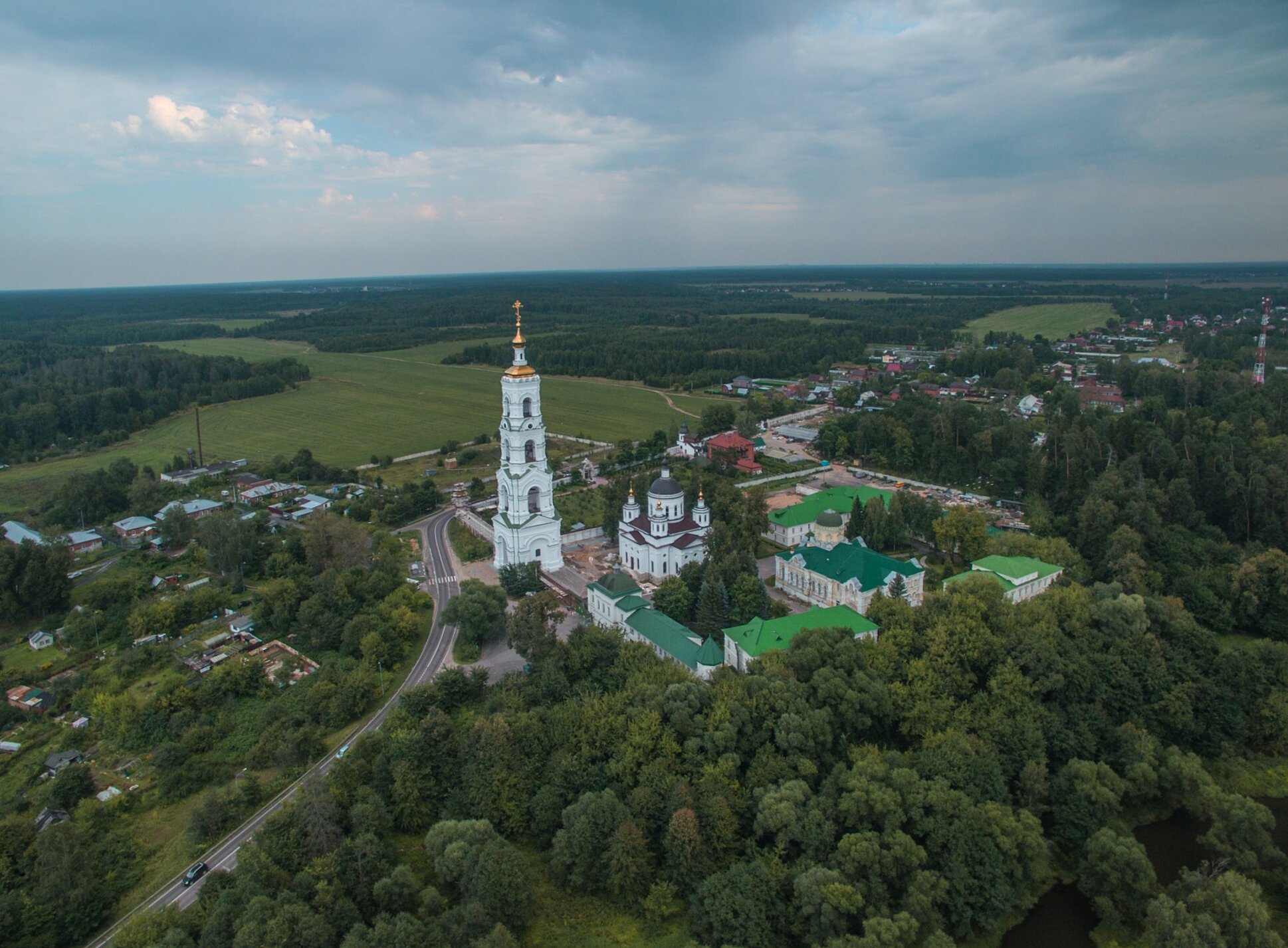 Игуменские кельи с церковью Всех Святых Николо-Берлюковской пустыни