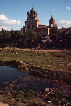 Храм Тихвинской иконы Божией Матери в Алексеевском на фотографии