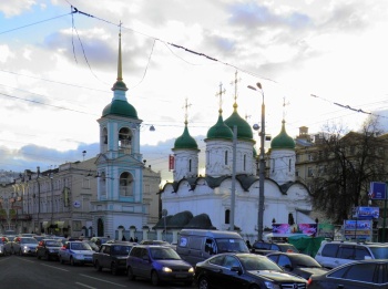 Храм Троицы Живоначальной в Листах