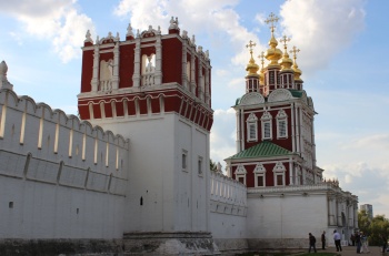 Преображенская надвратная церковь Новодевичьего монастыря