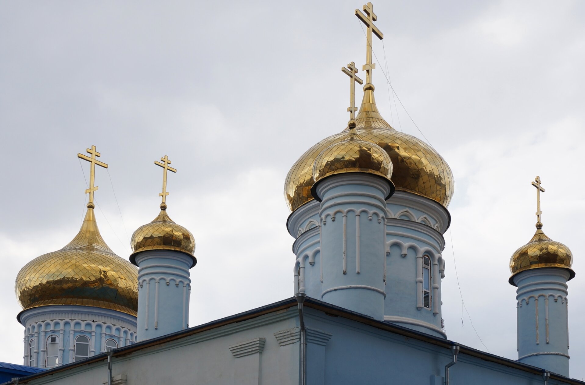 Богоявленский собор в Казани: купола и колокольня