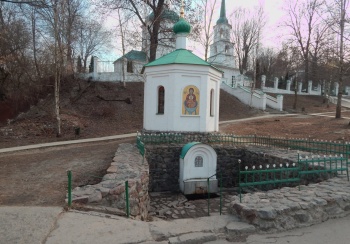 Храм Тихвинской иконы Божией Матери и святой источник в Брянске
