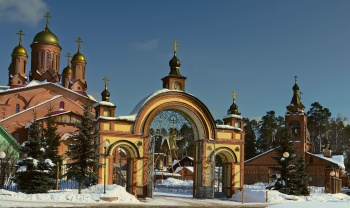 Храм Святых Апостолов Петра и Павла в посёлке Ильинский