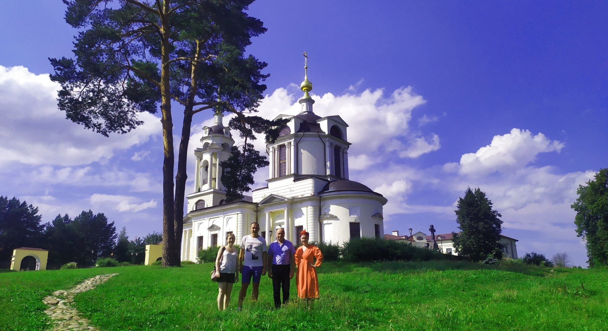 Церковь иконы Божией Матери «Знамение» в селе Комлево