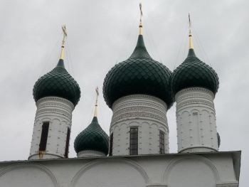 Церковь Вознесения Господня в Ярославле: архитектура куполов и фасада