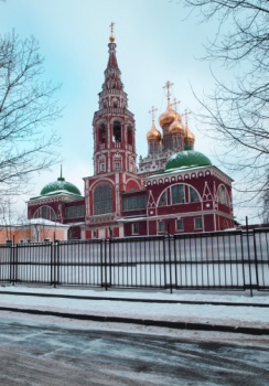 Церковь Воскресения Христова в Кадашах - зимний вид