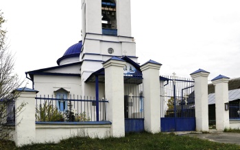 Врата и ограда храма Михаила Архангела в селе Приклон