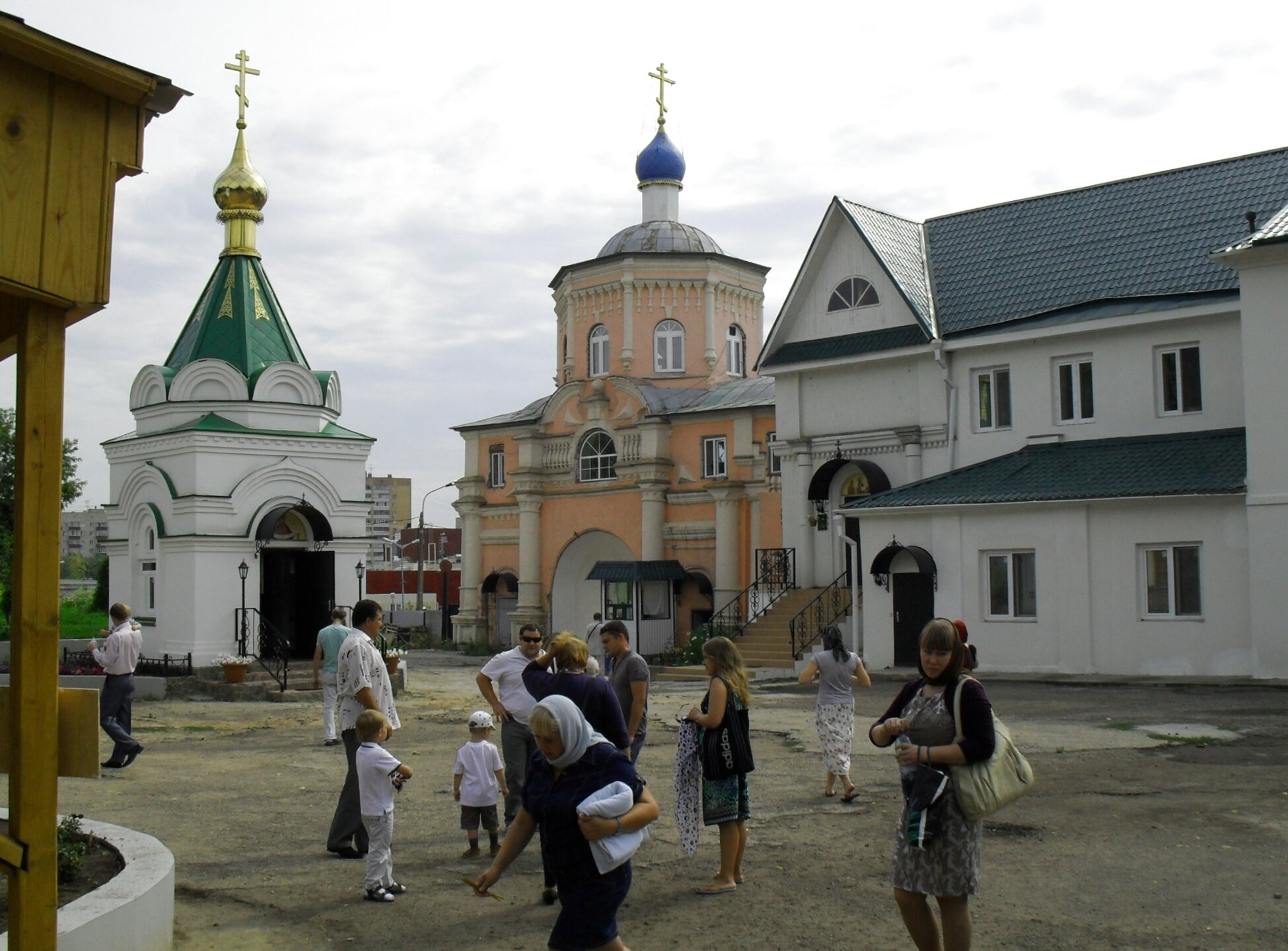Внутренний двор Кизического Введенского мужского монастыря в Казани