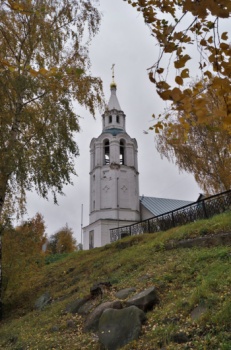 Колокольня надвратной церкви Зосимы и Савватия Соловецких в Ярославле