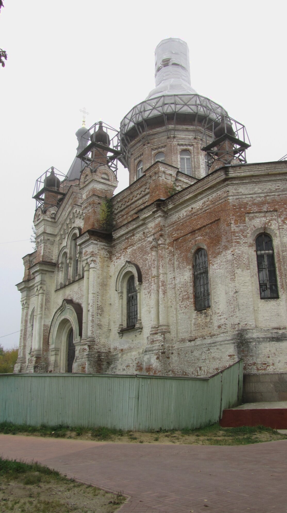 Собор Воскресения Христова в городе Луга
