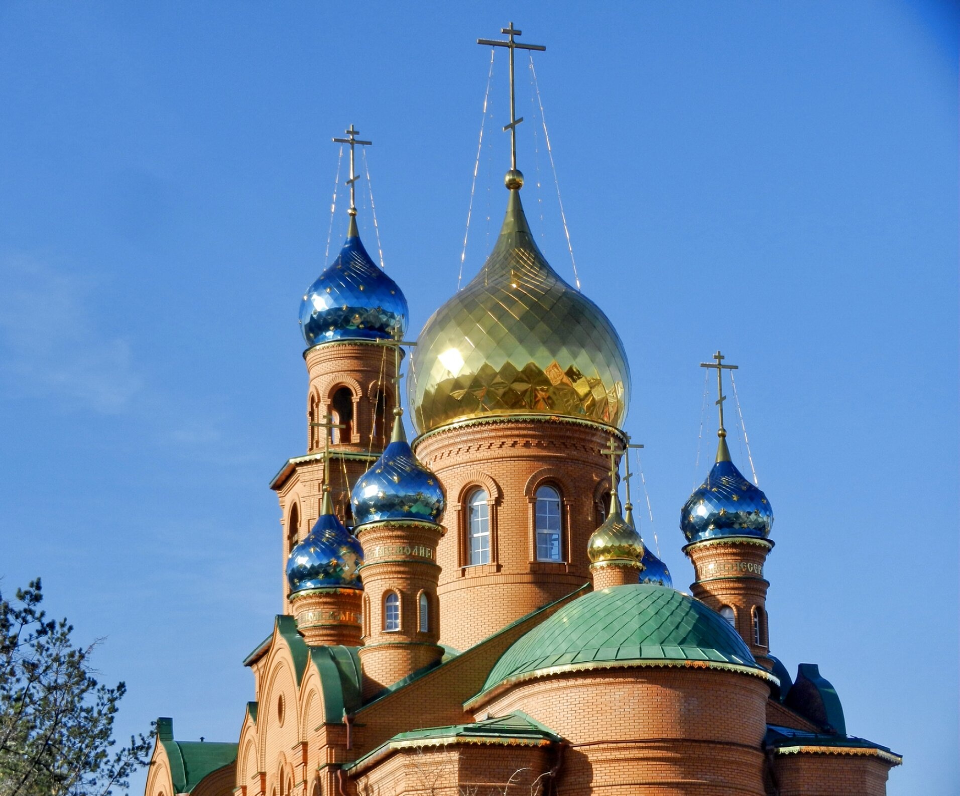 Храм во имя Преподобного Серафима Саровского в Екатеринбурге