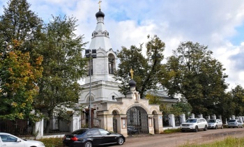 Храм святых бессребреников Космы и Дамиана в Меткино