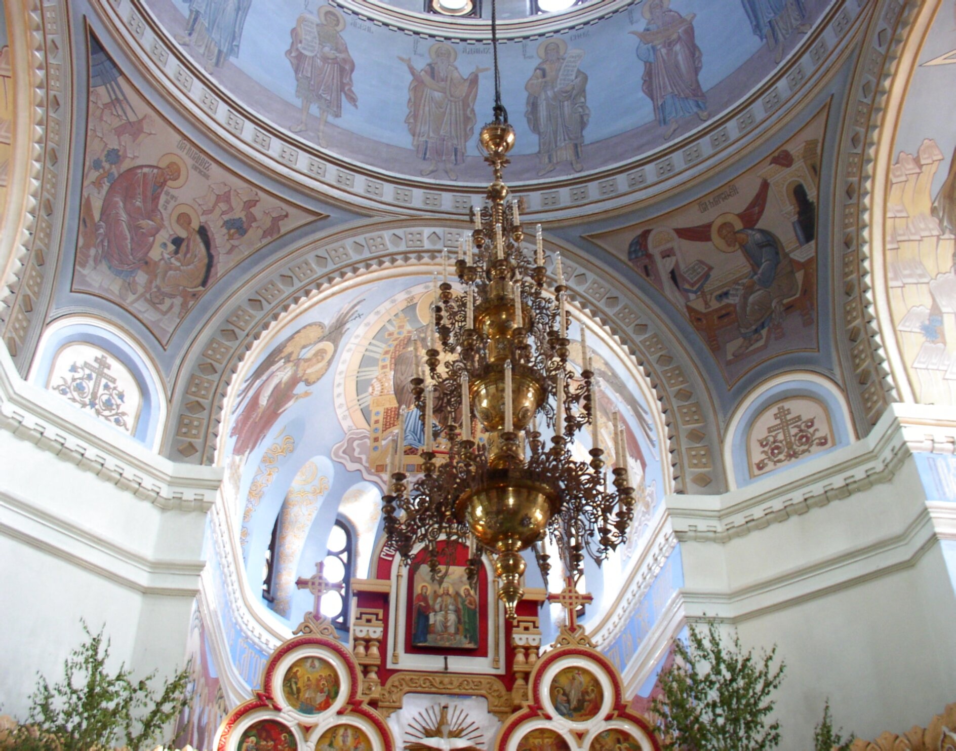 Интерьер собора во имя святого благоверного князя Александра Невского в Новосибирске