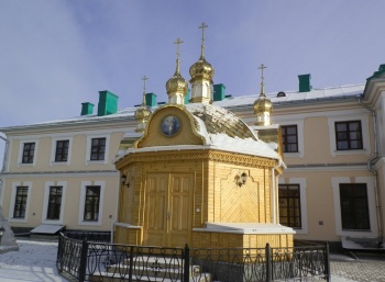 Часовня Свято-Троицкого Корецкого ставропигиального женского монастыря зимой