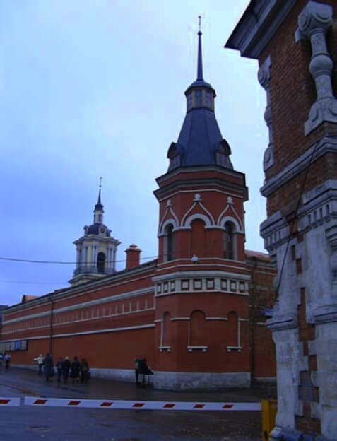 Покровский ставропигиальный женский монастырь у Покровской заставы в Москве