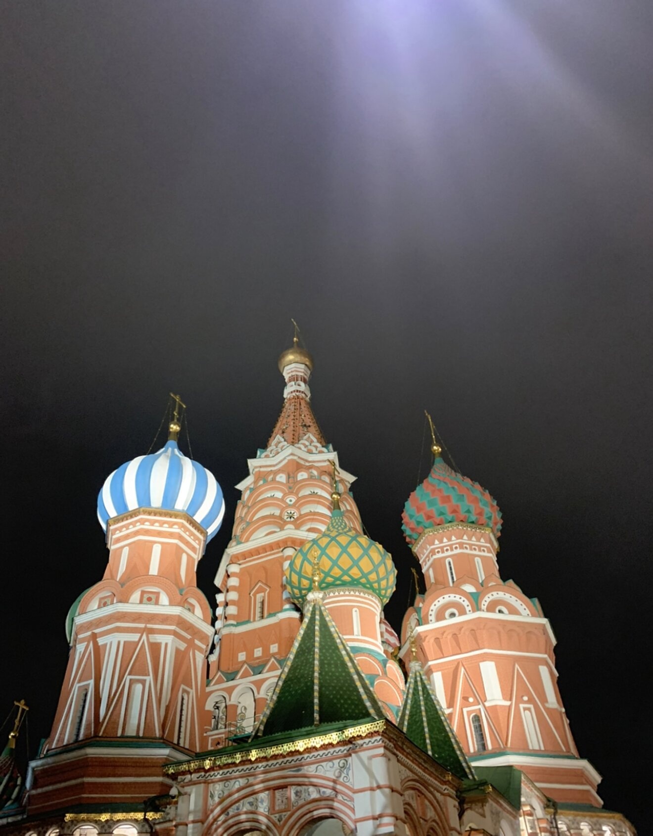 Храм Василия Блаженного (Покровский собор): Архитектурная симфония в свете ночных огней