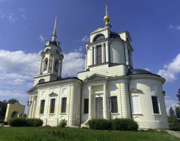 Церковь иконы Божией Матери «Знамение» в селе Комлево
