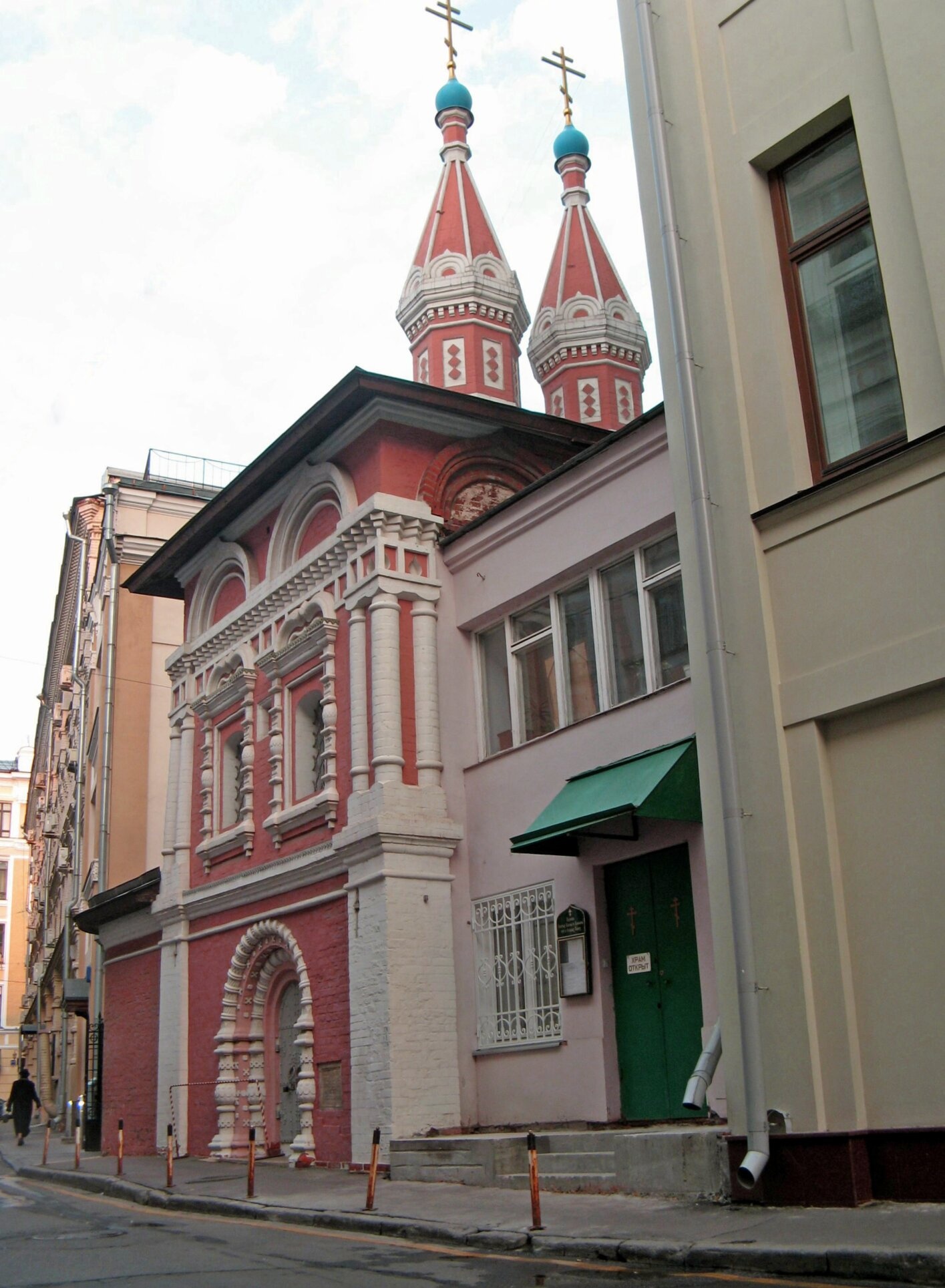 Церковь Иоанна Богослова в Смоленске: фотография входа
