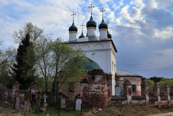 Церковь Троицы Живоначальной в селе Погребищи